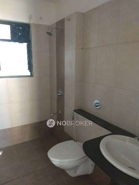 2 BHK Flat In Umang Premiere Building B2 For Sale  In Wagholi