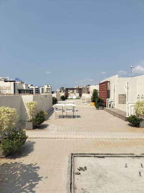 2 BHK Flat In Platinum Life For Sale  In Anderi West