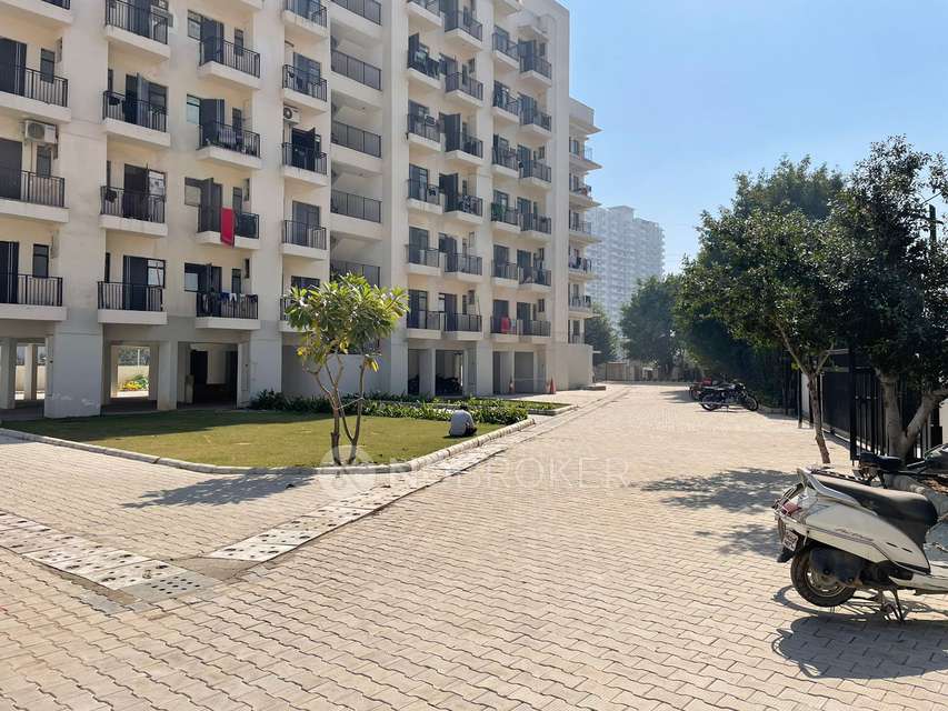 1 RK Flat In Microtek Greenburg for Rent  In Sector-86