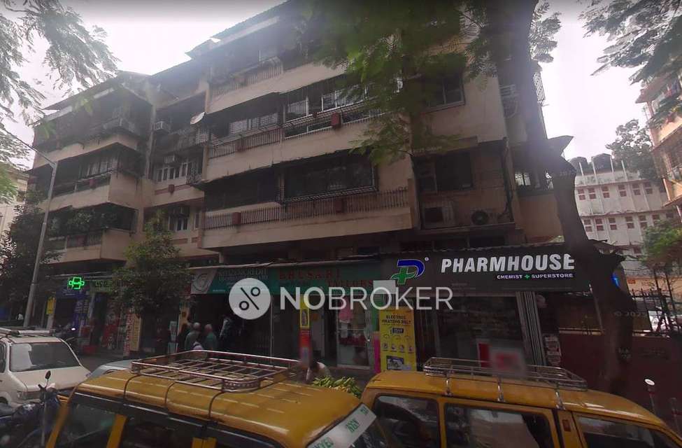 Shop in Opposite Mahim Station, Mumbai for sale 