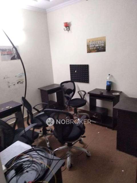 2 BHK Flat In Maurya Enclave For Sale  In Pitam Pura