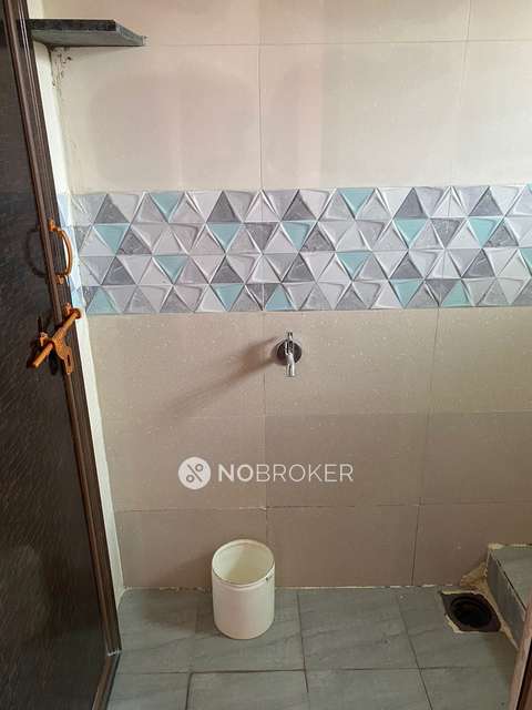 1 RK Flat In Noor Manzil Building  for Rent  In Thergaon