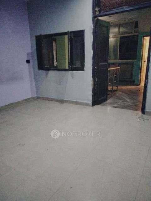 1 BHK Flat for Rent  In Mayur Vihar