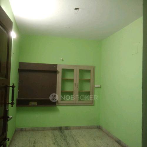 Independent House Ayyan Tiruvalluvar Salai 40 Feet Road, Lakshmipuram