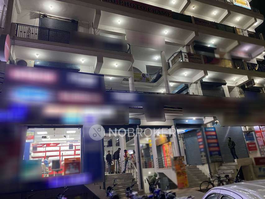 Shop in Hansraj Tower, Noida for Rent 