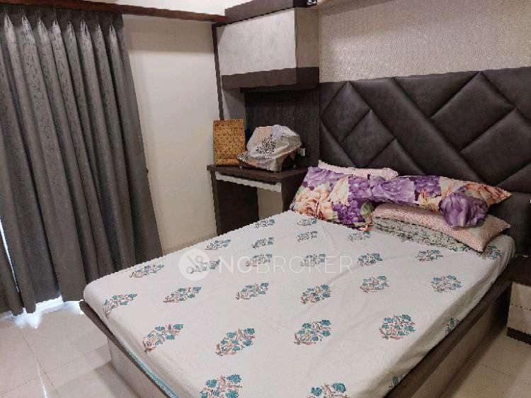 2 BHK Flat In Kaustubh Sun Moon Chs Ltd For Sale  In Borivali East