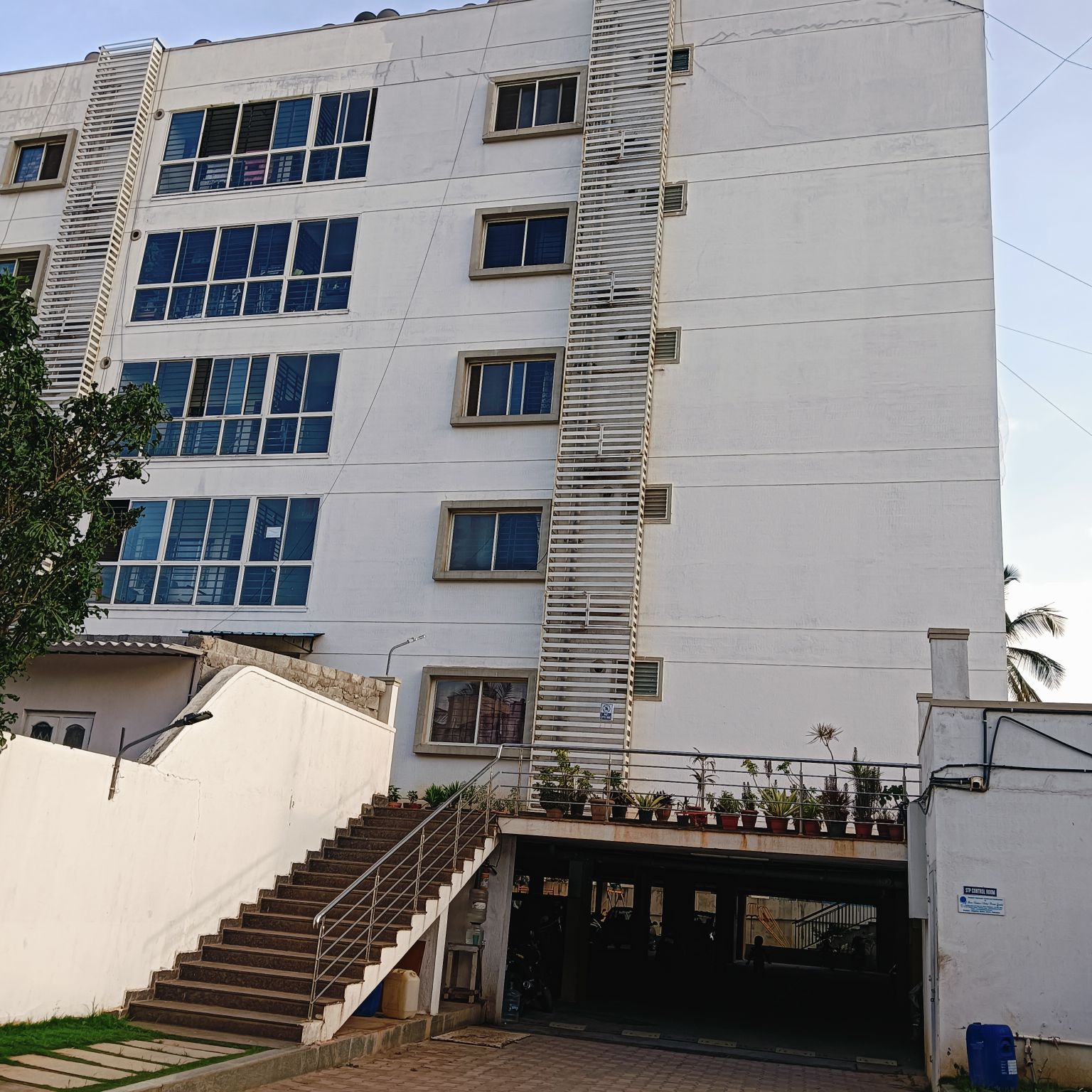 Elegant Pride Apartment