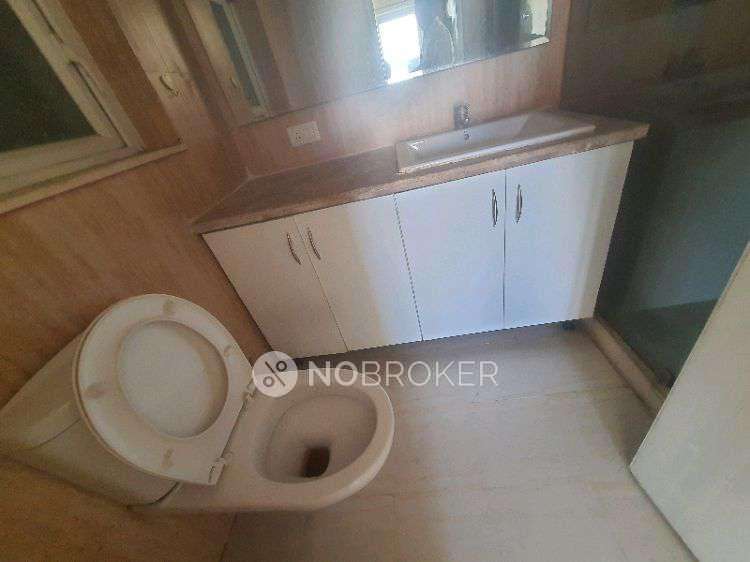 3 BHK Flat In Dlf Skycourt , Sector 86 For Sale  In Sector 86