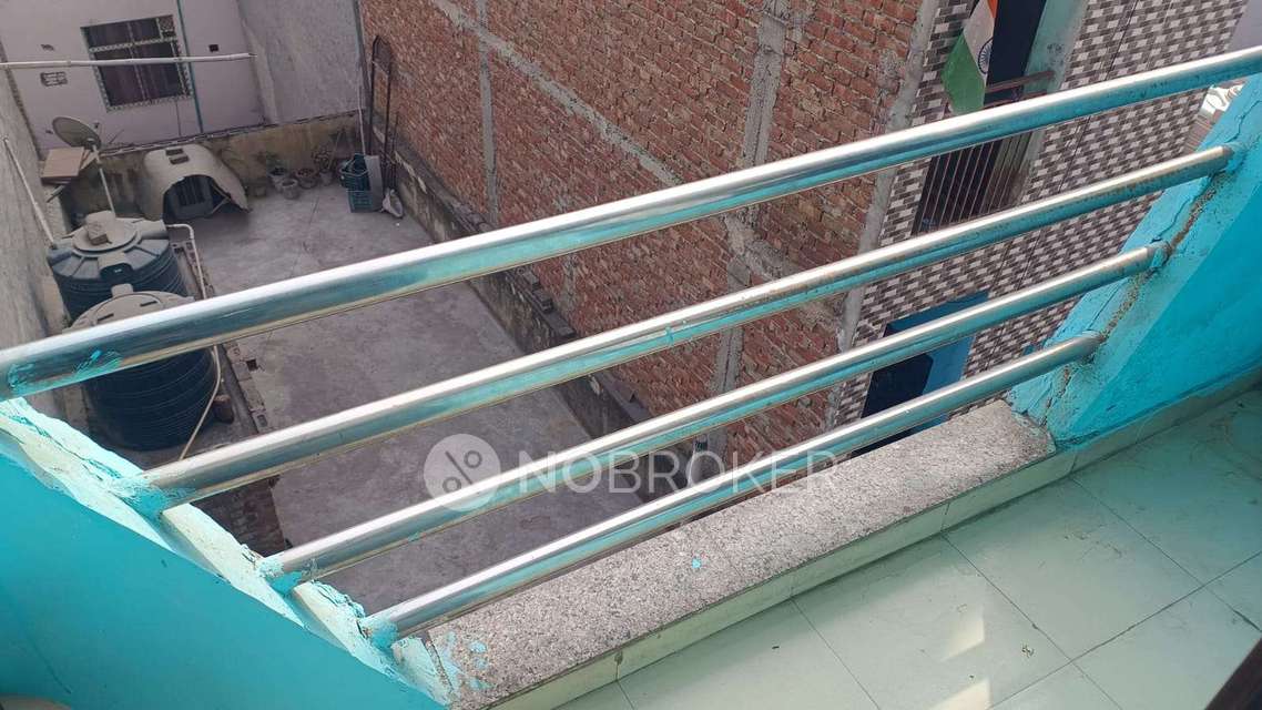 1 BHK Flat In Parlament Apartment  For Sale  In Madhu Vihar