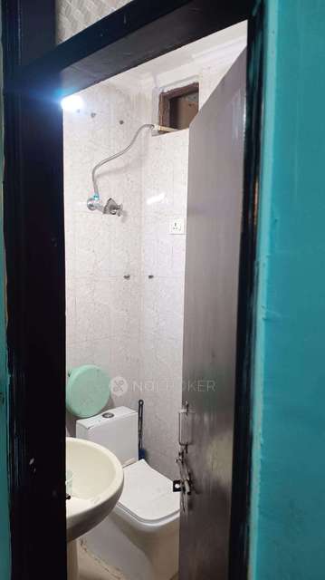 1 BHK Flat In Parlament Apartment  For Sale  In Madhu Vihar