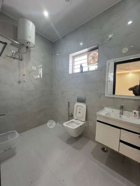 Commercial Property in Delta Iii, Greater Noida for Rent 