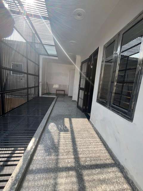 Commercial Property in Delta Iii, Greater Noida for Rent 