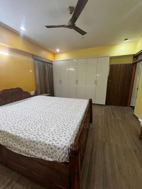 Commercial Property in Delta Iii, Greater Noida for Rent 