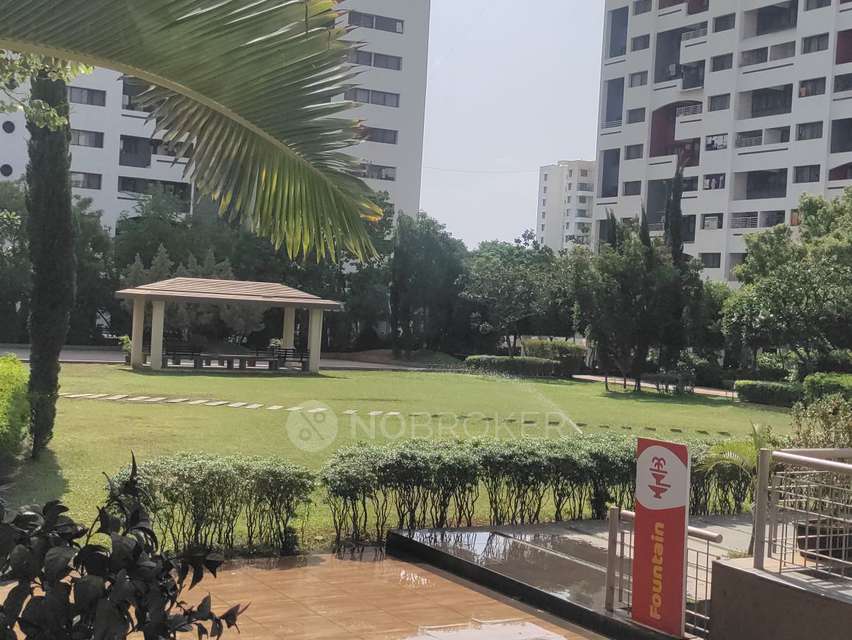 2 BHK Flat In Kumar Pebble Park, Hadapsar For Sale  In Hadapsar