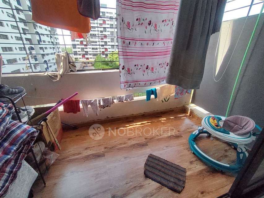 2 BHK Flat In Kumar Pebble Park, Hadapsar For Sale  In Hadapsar