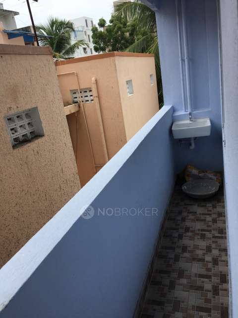 PG for Girls in Padur