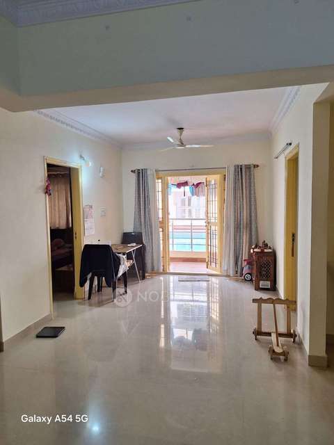 2 BHK Flat In Mc Sarovar For Sale  In K.r. Puram