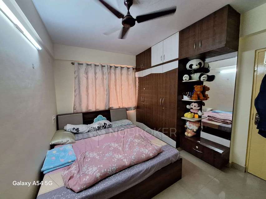 2 BHK Flat In Mc Sarovar For Sale  In K.r. Puram