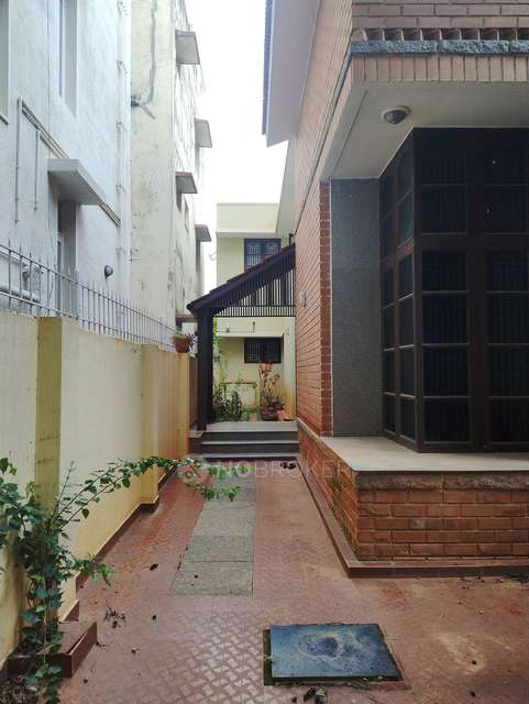 4+ BHK House For Sale  In Mahadevapura