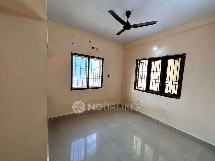 1 BHK Flat In Queens Apartment For Sale  In Iyappanthangal