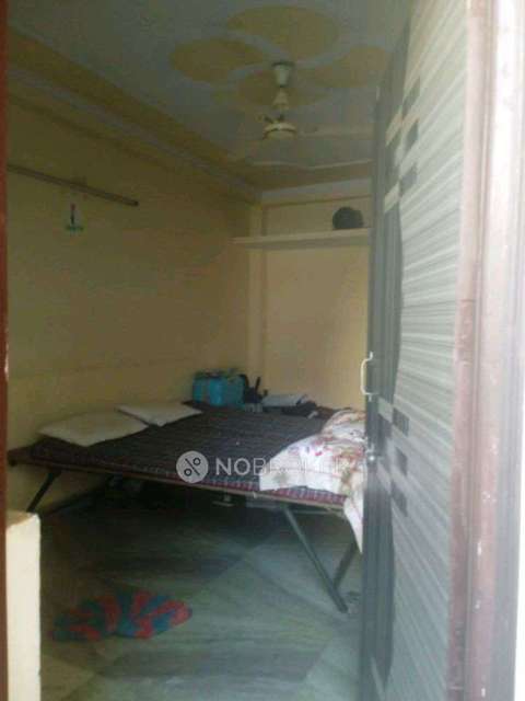 2 BHK Flat In Standalone Building  for Rent  In Munirka