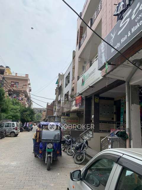 1 BHK Flat For Sale  In Dilshad Plaza