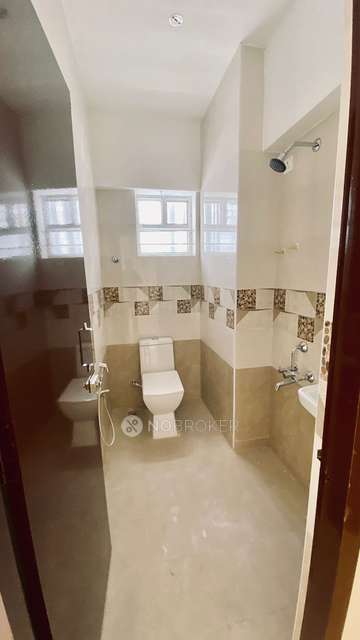 2 BHK Flat In Av Swarnamukhi For Sale  In Poonamallee