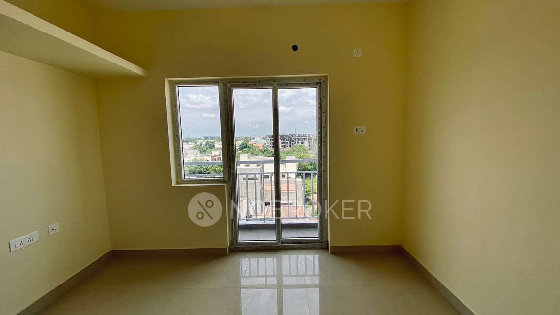 2 BHK Flat In Av Swarnamukhi For Sale  In Poonamallee