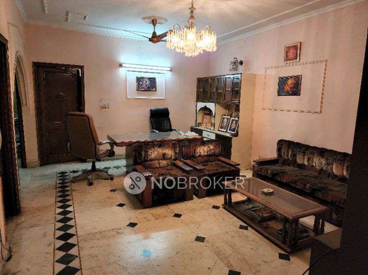 3 BHK Flat In Sb For Sale  In Inder Puri