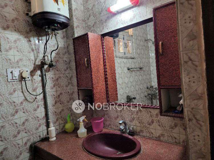 3 BHK Flat In Sb For Sale  In Inder Puri