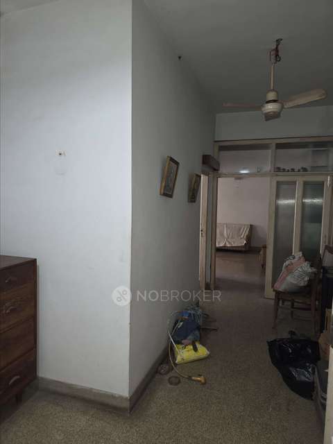 2 BHK Flat In Owners Court Society For Sale  In Egmore