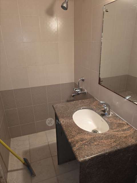 2 BHK Flat In Owners Court Society For Sale  In Egmore