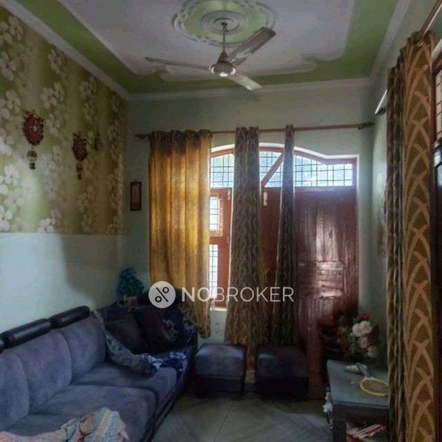 1 BHK Flat In Stand Alone Building for Rent  In Sector 9a