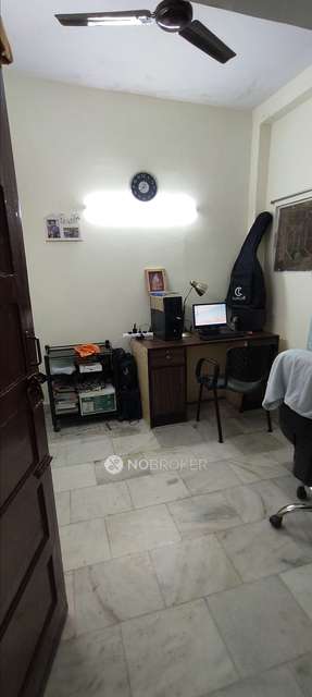 3 BHK Flat In Rwa Amritpuri B For Sale  In Kailash