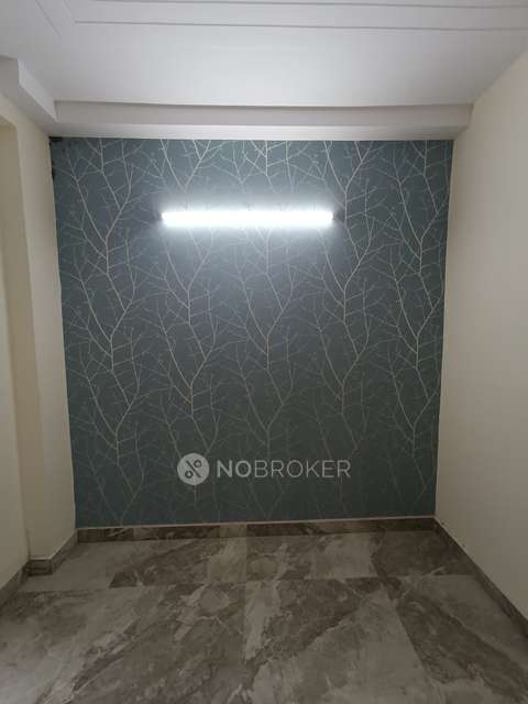 2 BHK Flat In Varun Takkar For Sale  In Hazara Park