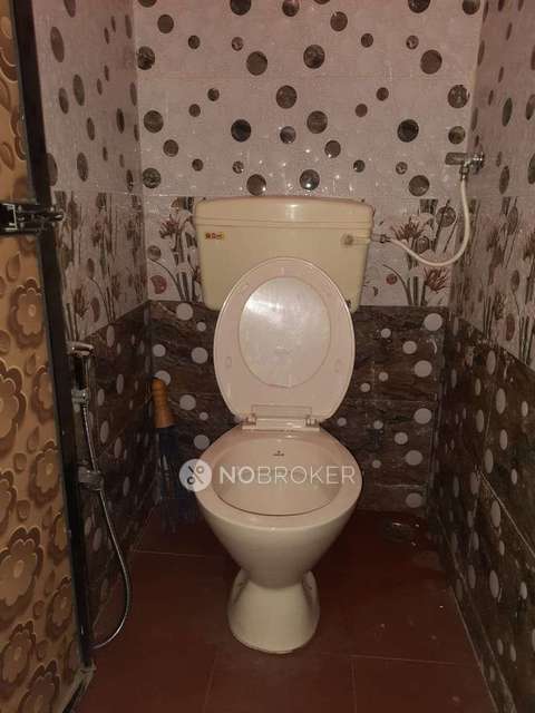 1 RK Flat In Unique Plaza For Sale  In Byculla West