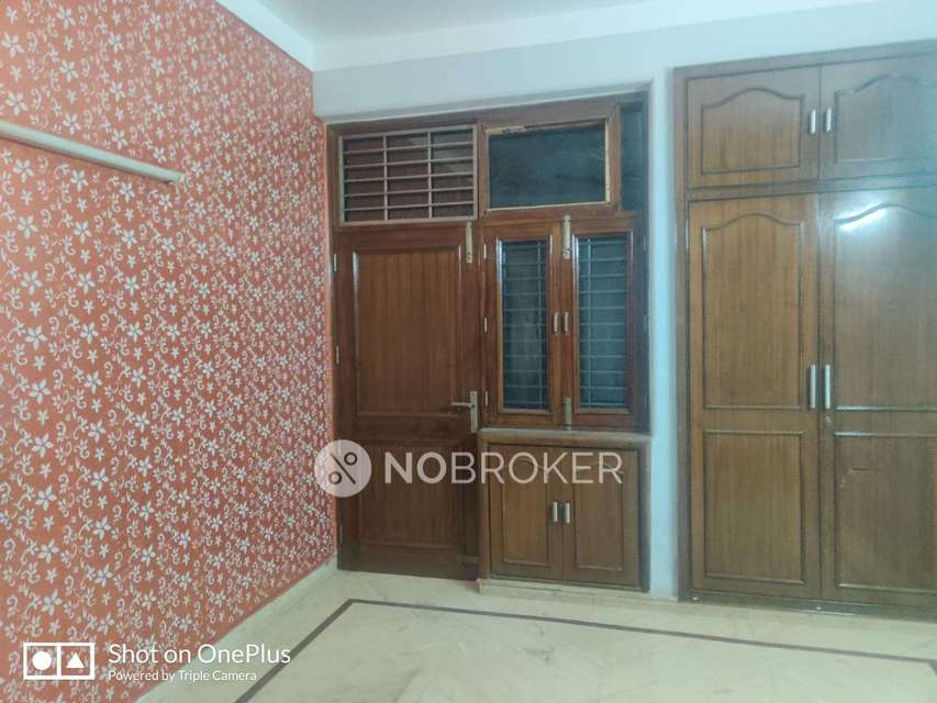 4 BHK Flat In Stanalone Building for Rent  In Pitam Pura