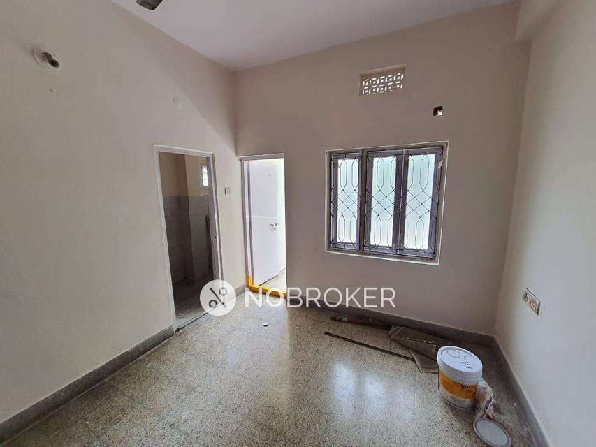 2 BHK Flat In Manoveena Apartment For Sale  In Padmanabha Nagar Rd