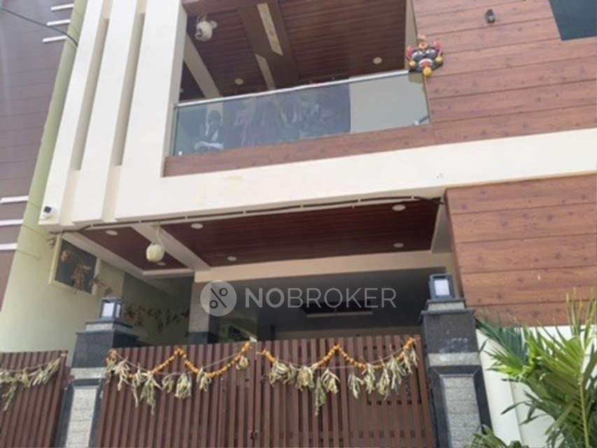 4+ BHK Flat For Sale  In  B.n Reddy Nagar