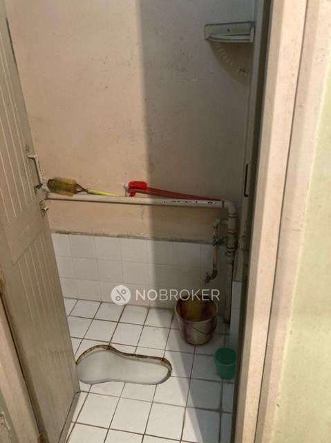 2 BHK Flat In Dnyanda Society For Sale  In Sadashiv Peth,
