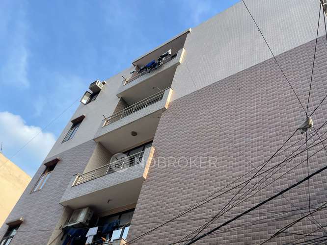 Independent House DWARKA MORE METRO STATION Without Brokerage Semi