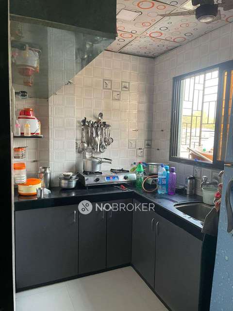 2 BHK Flat In Porbander Building For Sale  In Ghatkopar West