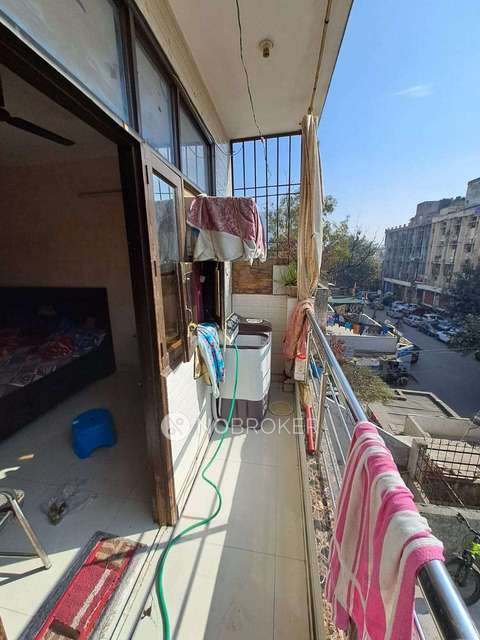 2 BHK Flat In Standalone Building  For Sale  In Karam Pura