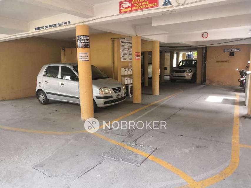 3 BHK Flat In Thiruvarasu Apatment For Sale  In West Mambalam