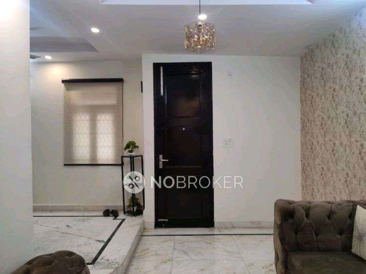 3 BHK Flat In Standalone Building   For Sale  In Patel Nagar