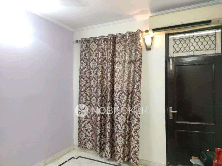 3 BHK Flat In Standalone Building   For Sale  In Patel Nagar