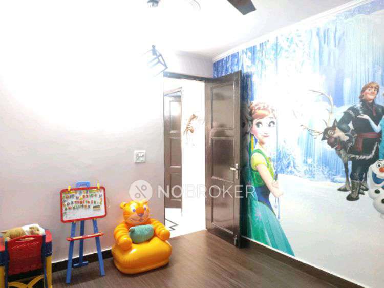 3 BHK Flat In Standalone Building   For Sale  In Patel Nagar