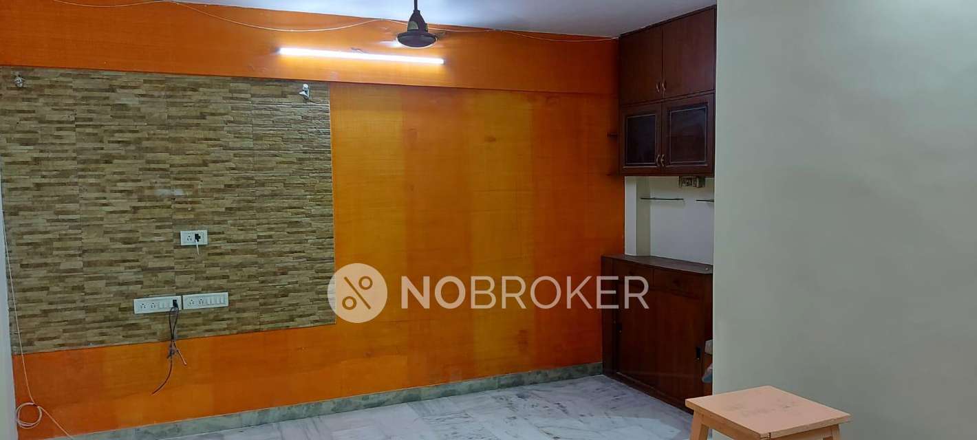 2 BHK Flat In Riddhi Gardens for Rent  In Malad East