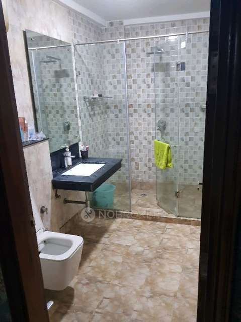 3 BHK Flat In Standalone Building  For Sale  In  Okhla