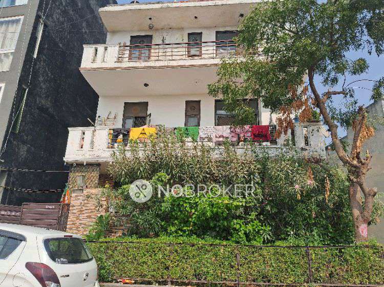 4 BHK Flat In C-3555 First Floor For Sale  In Greenfield Colony